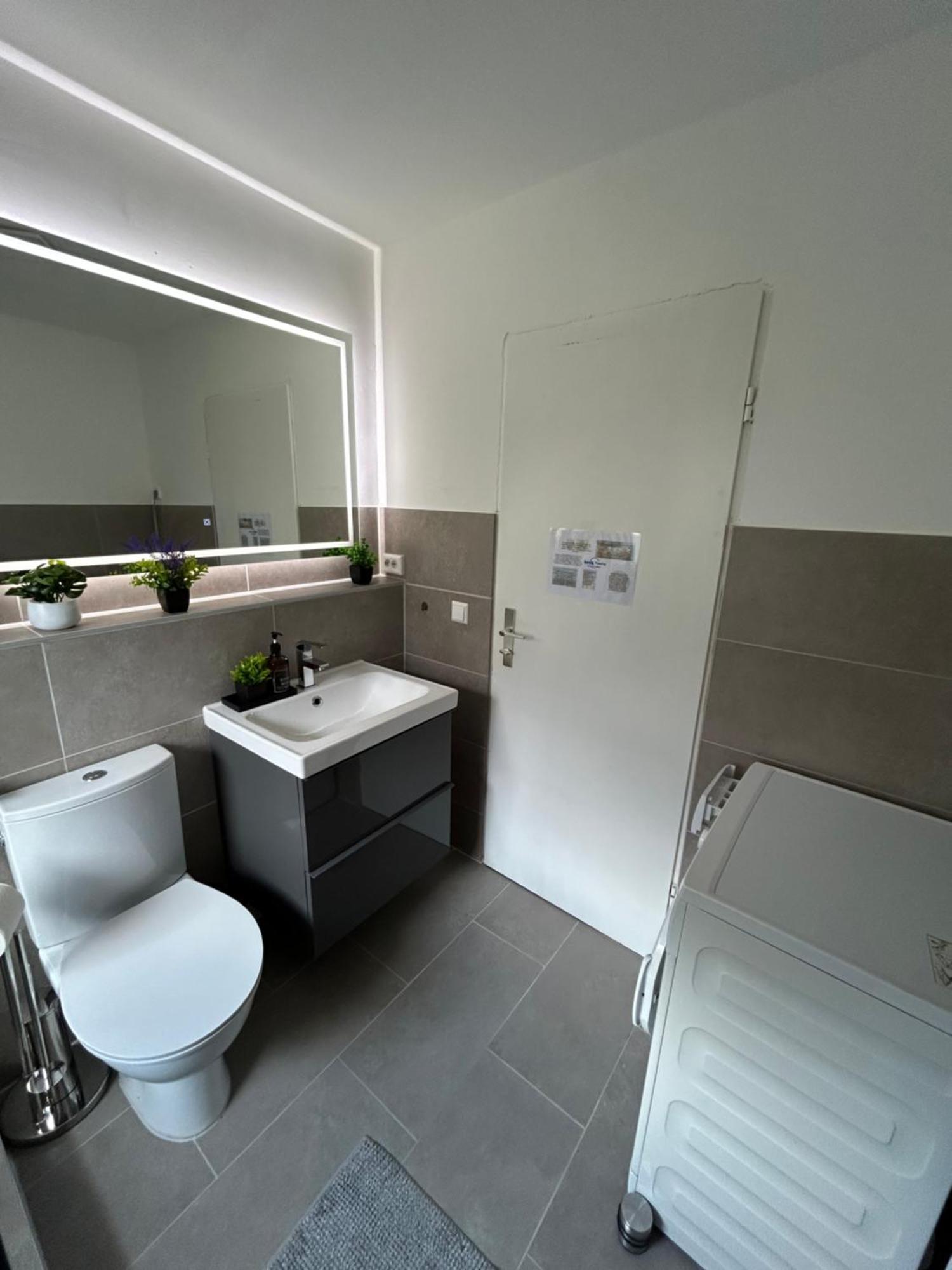 Renovated Flat - Prime Location Near Marienplatz Leilighet Stuttgart Eksteriør bilde